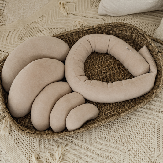 posing pillows set