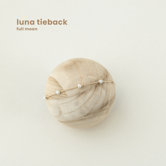 LUNA TIEBACK : full moon