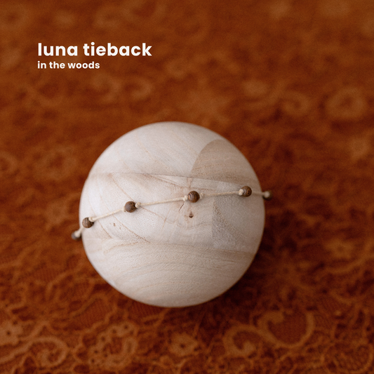 LUNA TIEBACK : in the woods